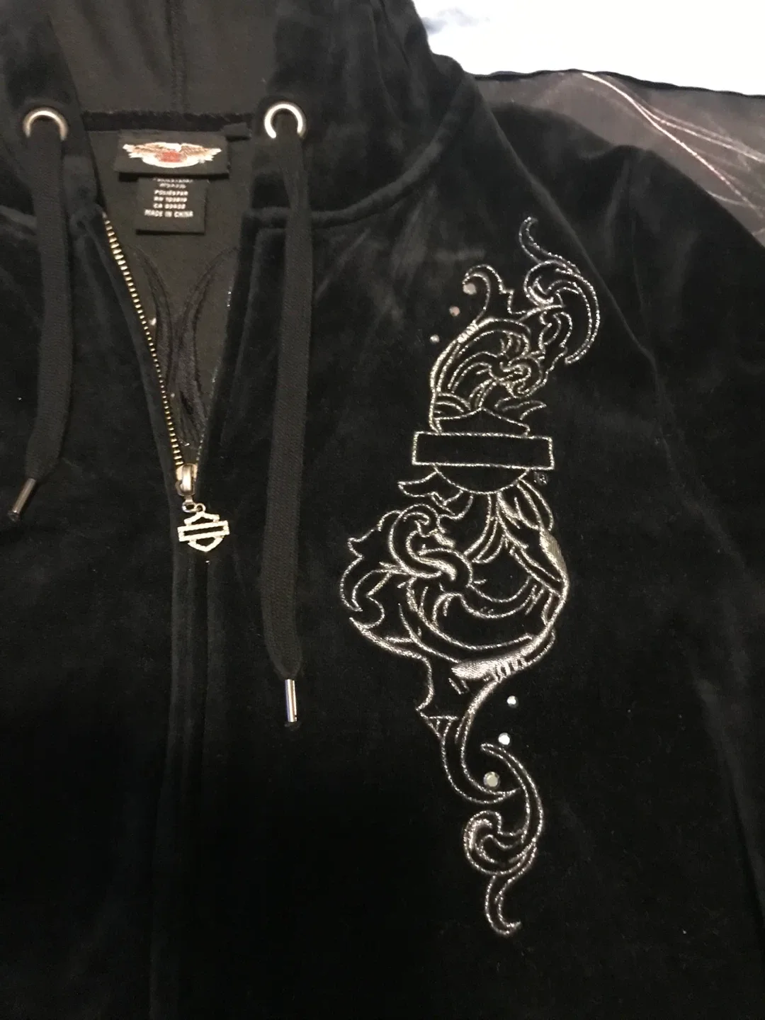 Harley-Davidson Black Velour Hoodie - XL image indicator(2)