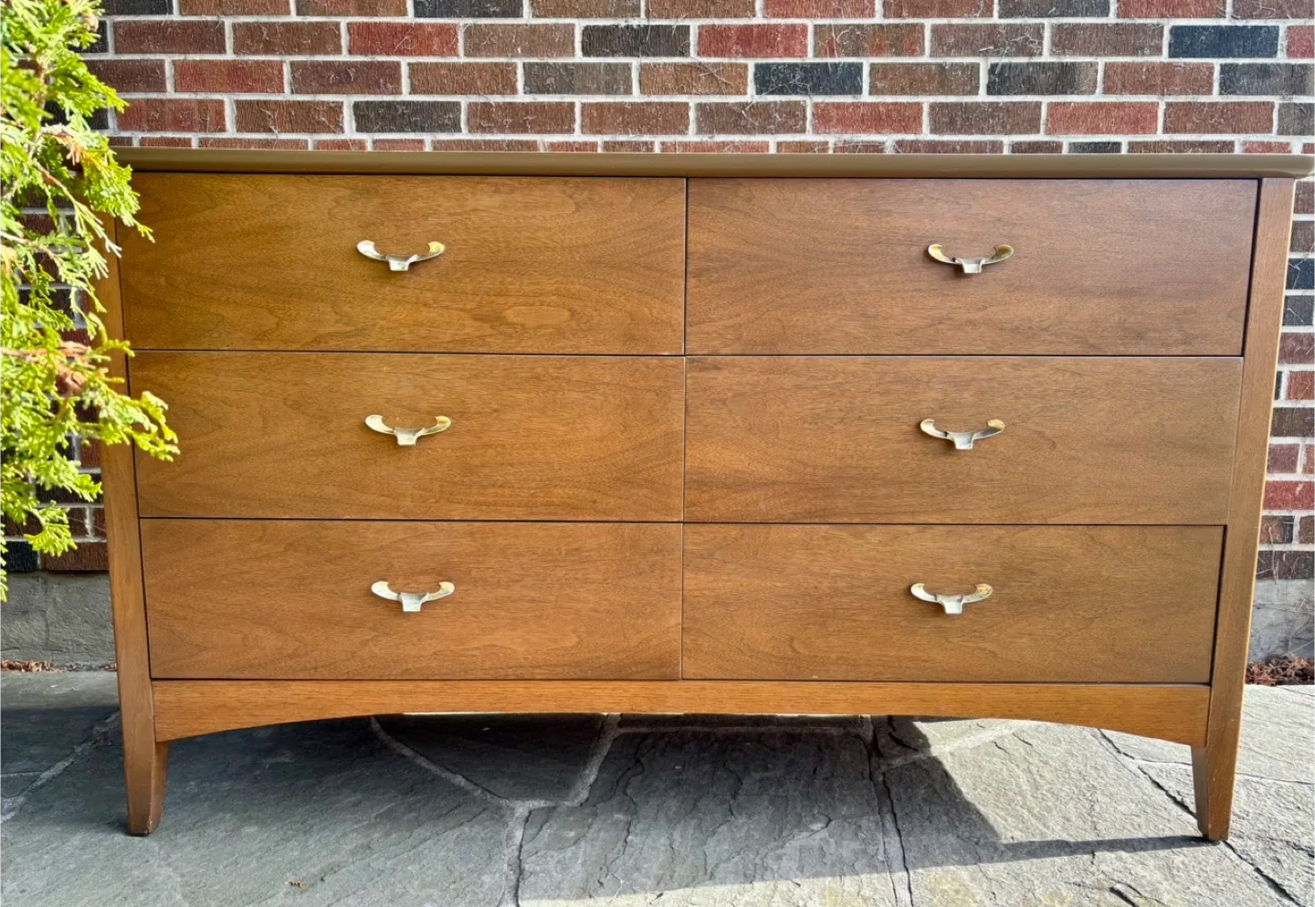MCM Walnut Vintage dresser 6 drawers