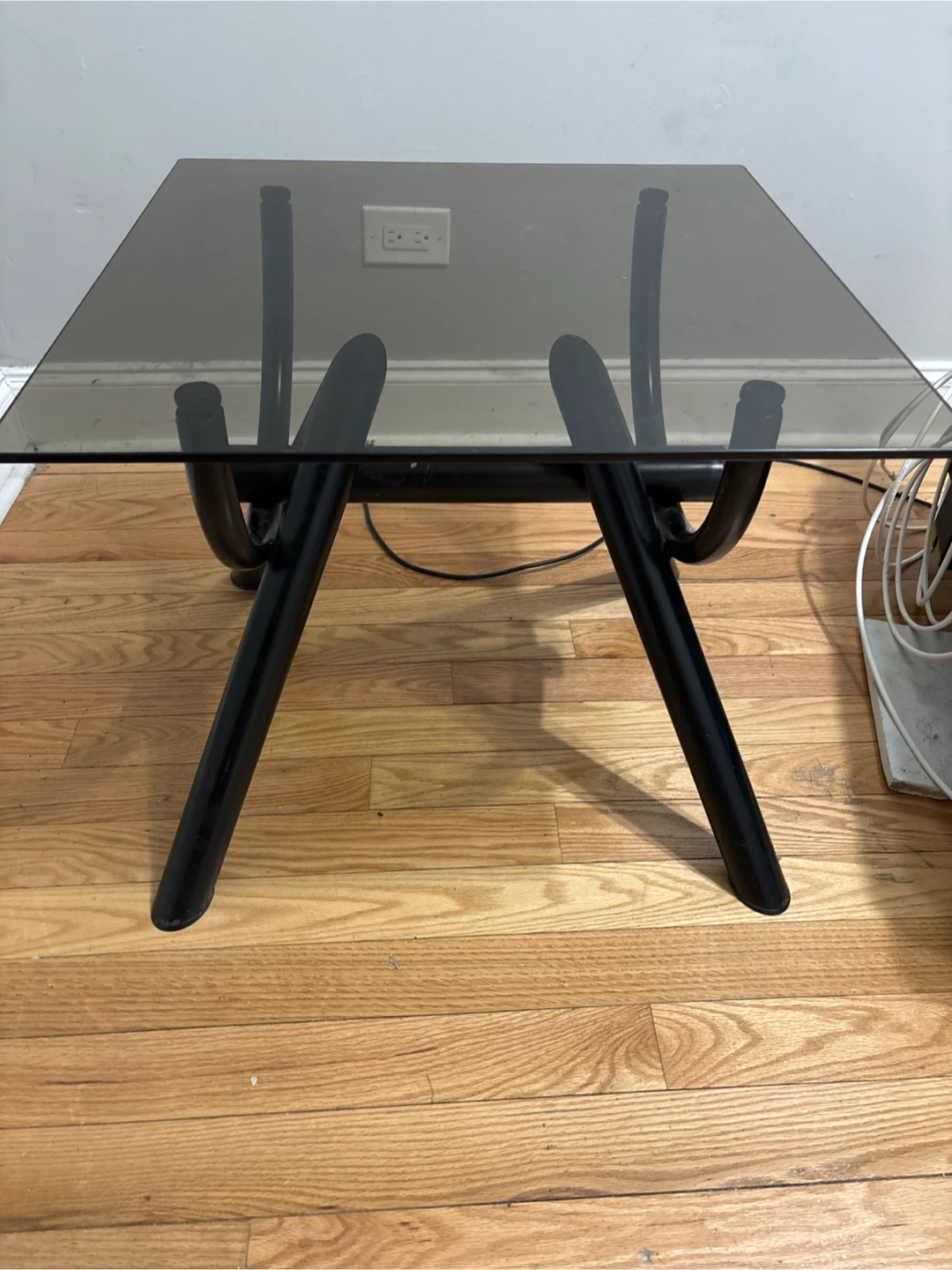 Small glass side table/ coffee table - photo 2