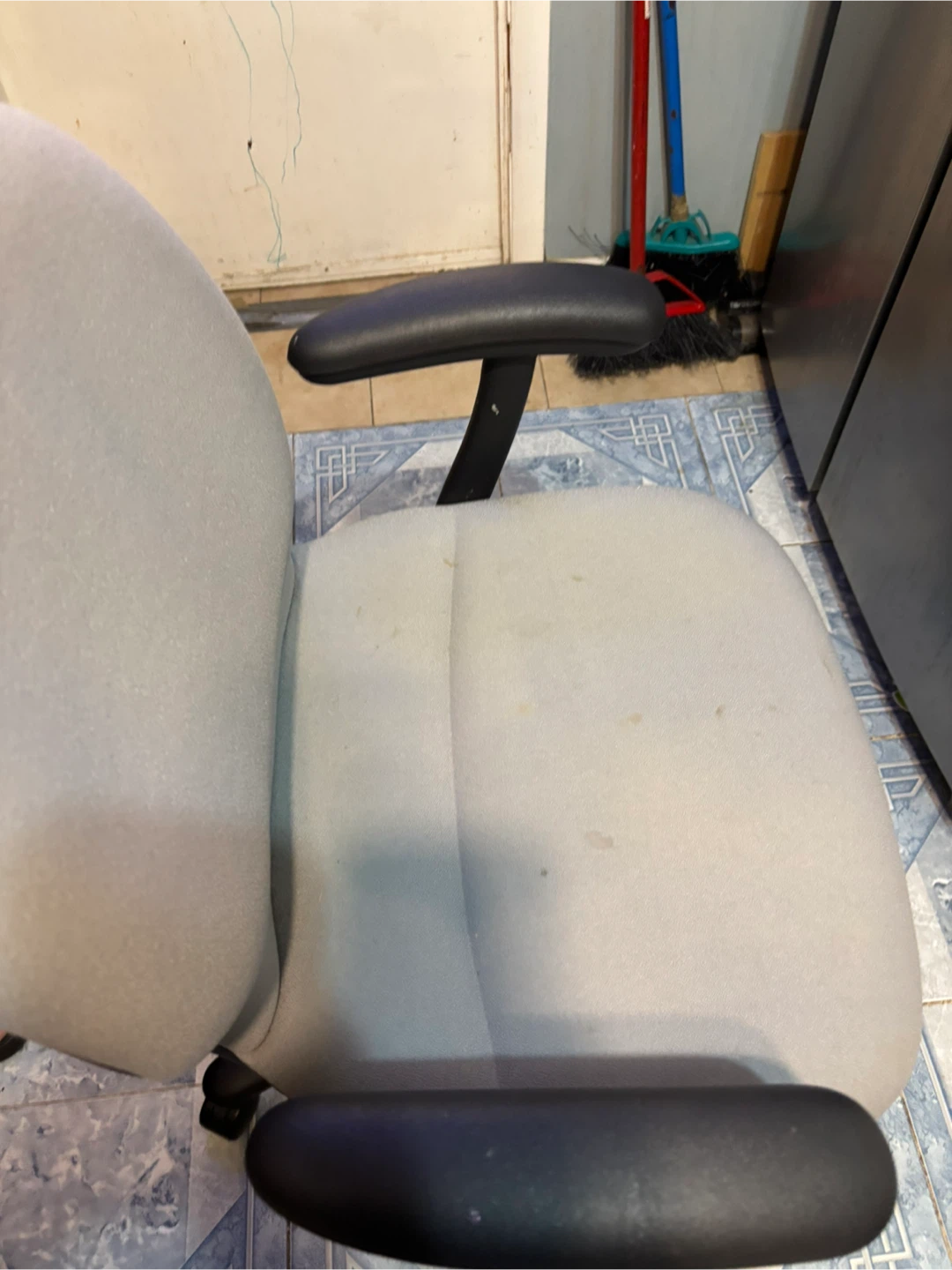 Escritorio y silla de oficina - photo 5