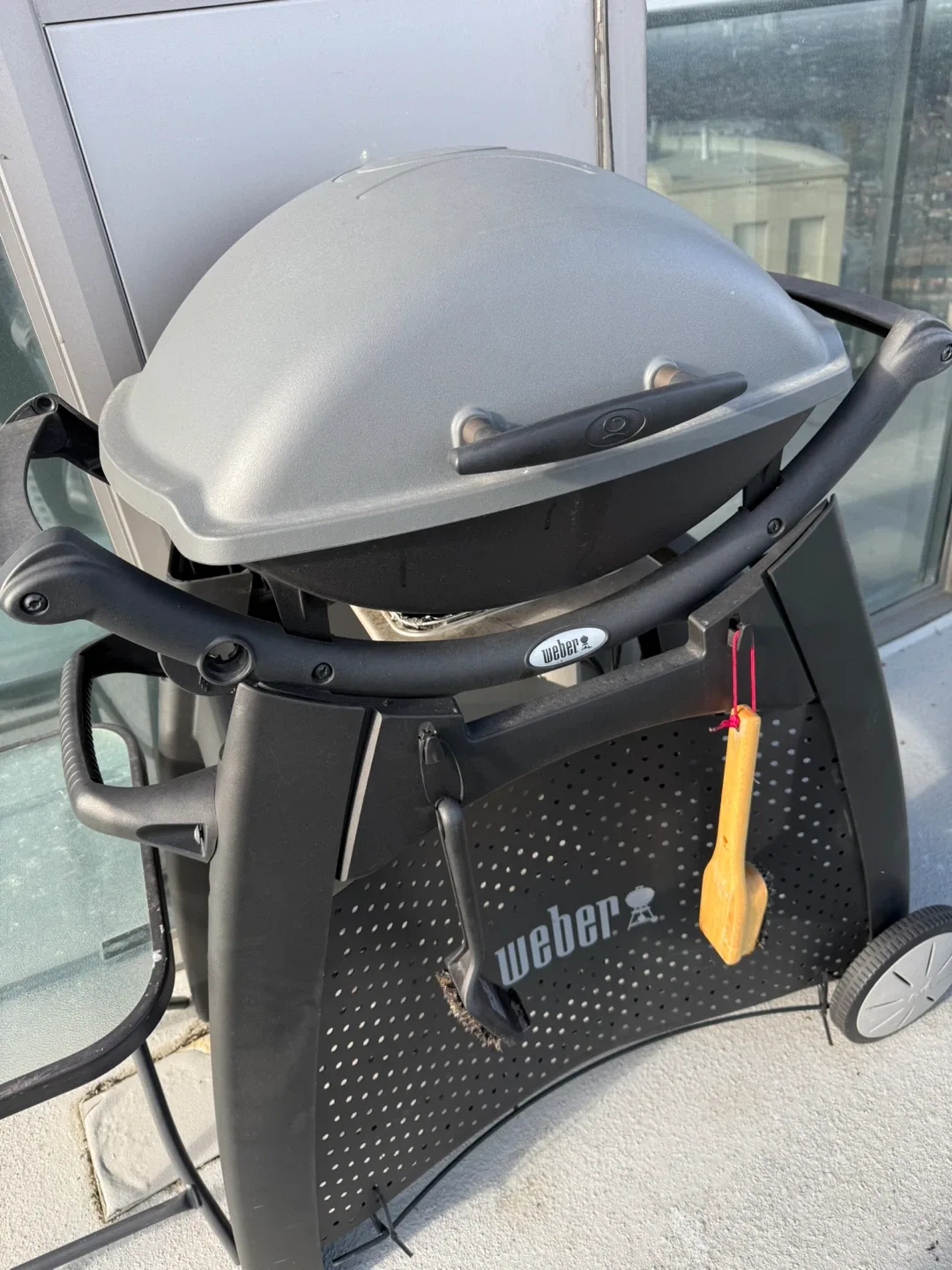 Weber Q1200 Portable Gas Grill - Black image indicator(4)