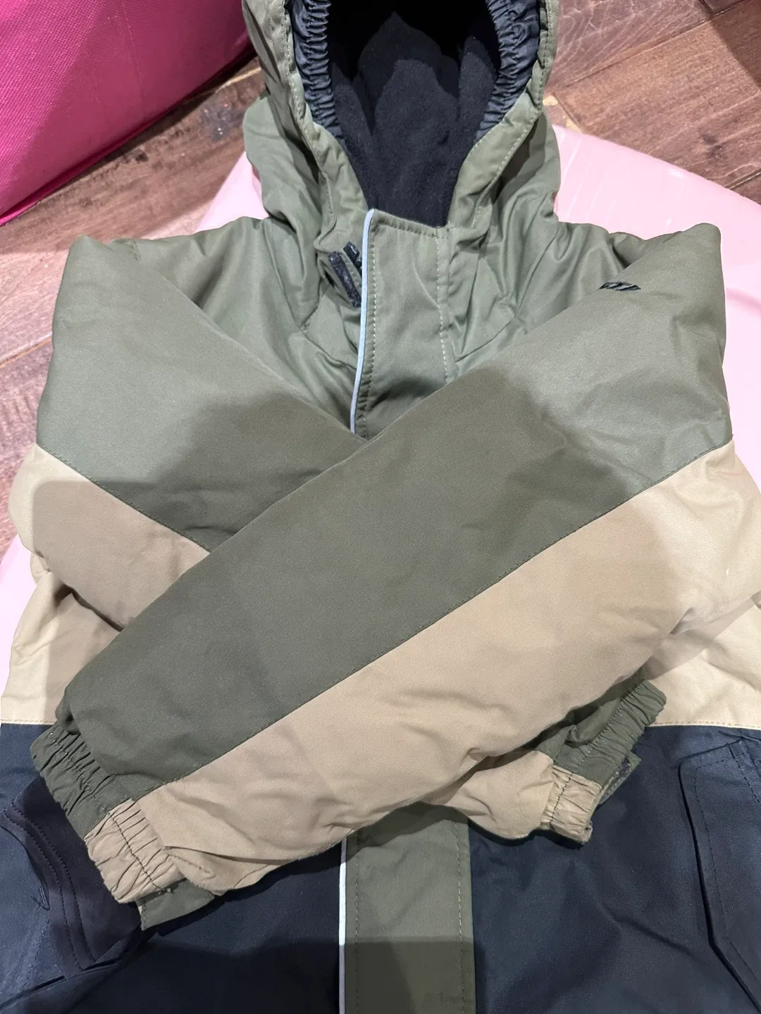 Gusti Winter Jacket - Olive Green, Beige, Black size 6 image indicator(4)