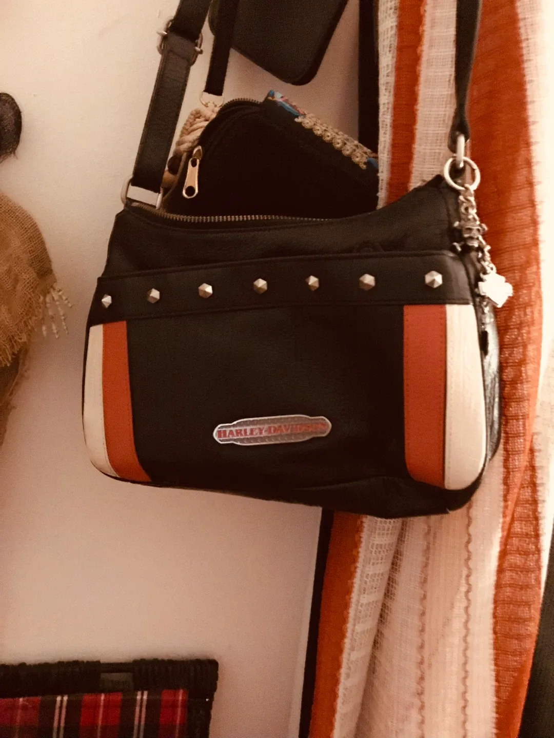 Harley-Davidson Black Leather Shoulder Bag image indicator(6)