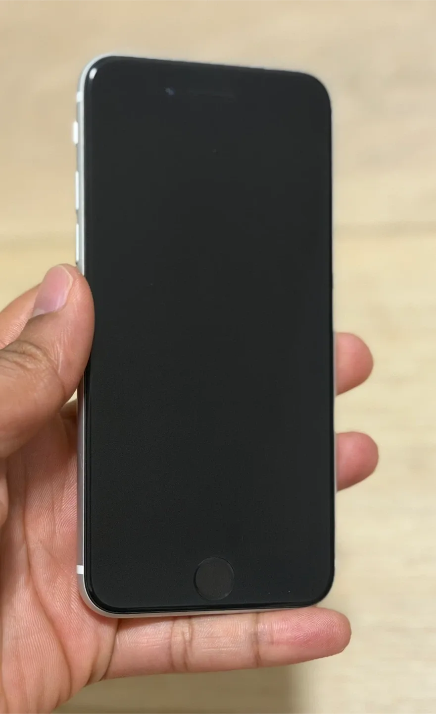 Apple iPhone SE 2nd Gen - White image indicator(4)