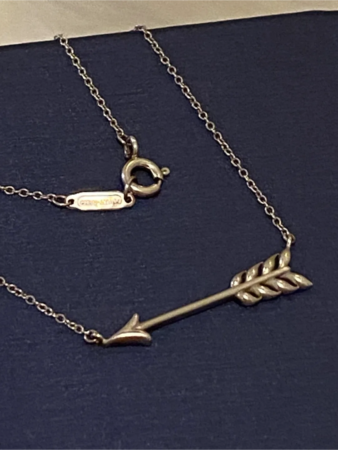 💯% AUTHENTIC “RARE” Tiffany & Co. Silver Arrow Necklace 18” long image indicator(4)