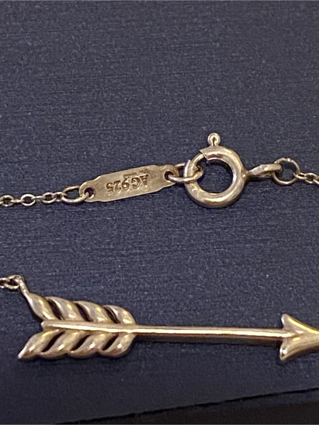 💯% AUTHENTIC “RARE” Tiffany & Co. Silver Arrow Necklace 18” long image indicator(6)