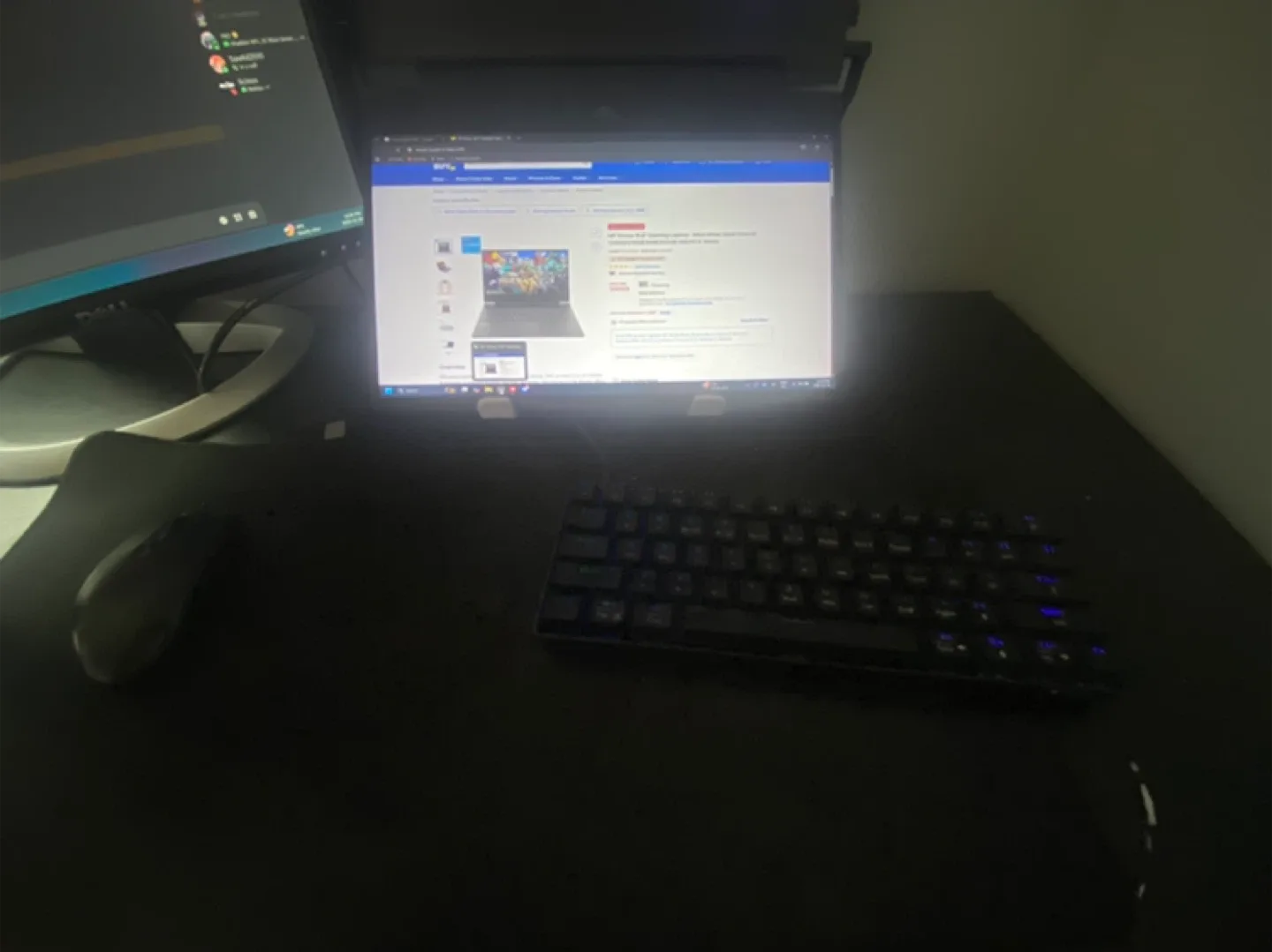 HP Victus 15.6" Gaming Laptop comes with extra monitor image indicator(2)