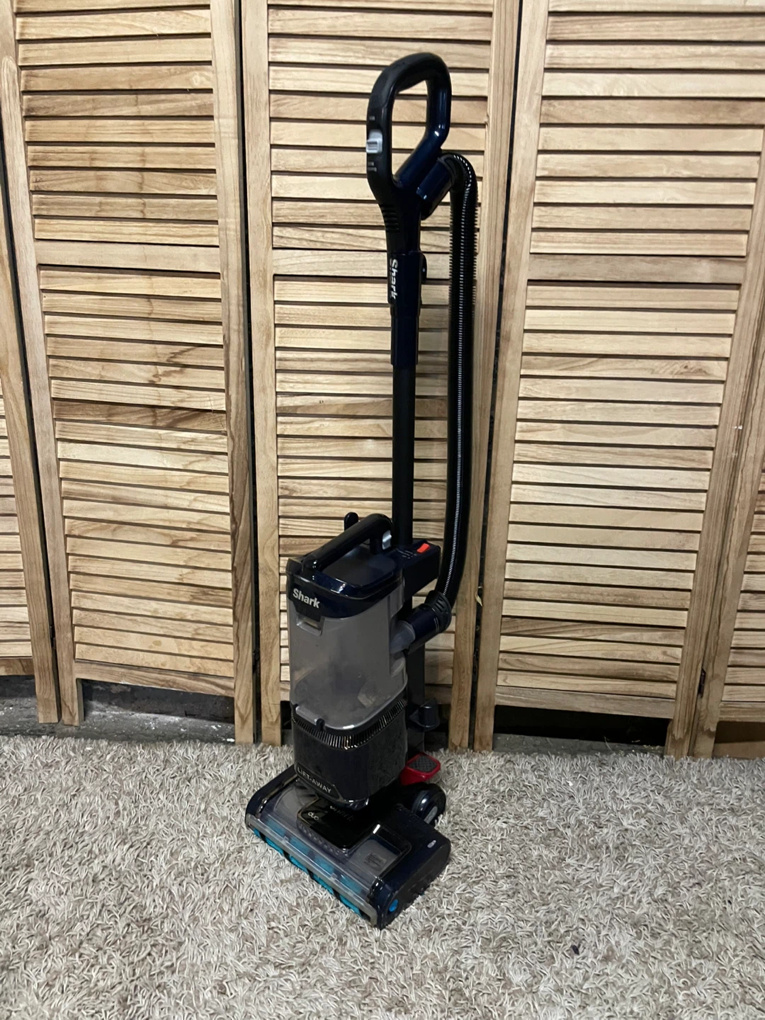 Shark Lift-Away Upright Vacuum - photo 3