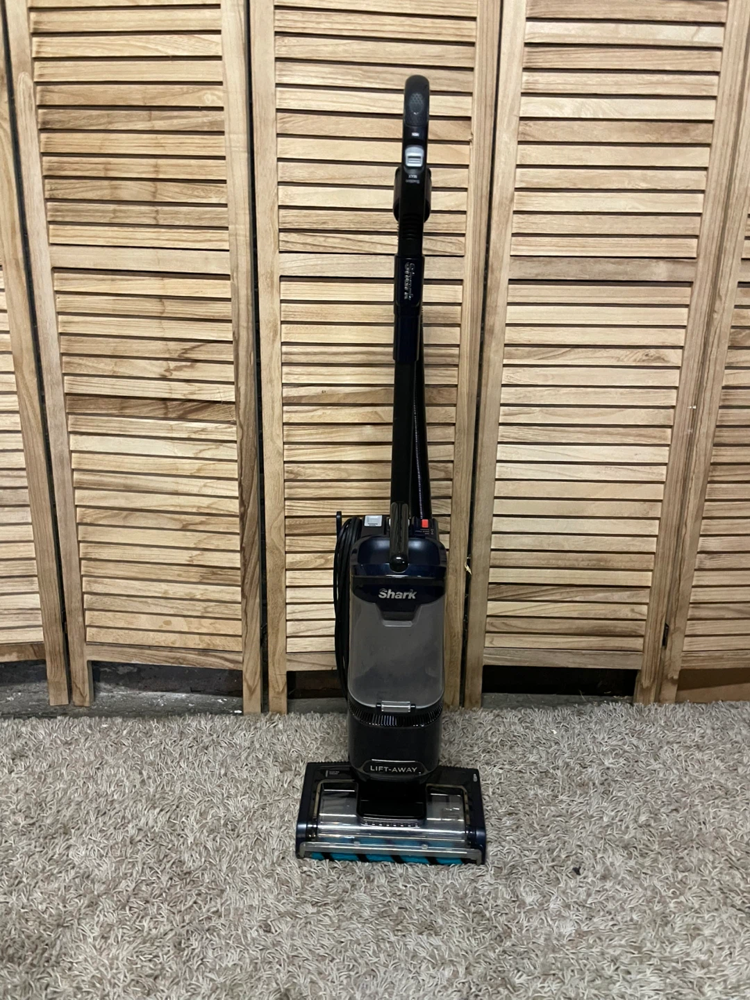 Shark Lift-Away Upright Vacuum - photo 2