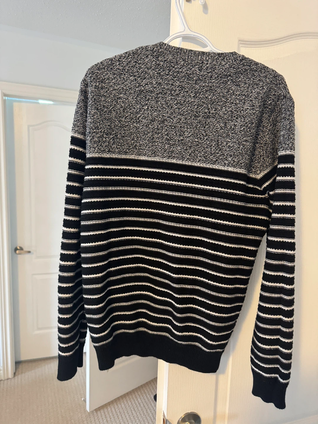Guess Striped Sweater - Size Large - photo 2