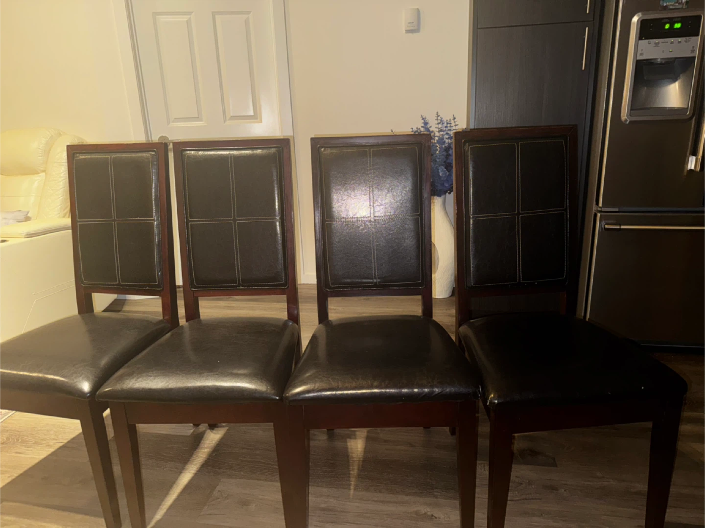 Set of 4 Dining Chairs - Dark Wood & Black  Leather - photo 2