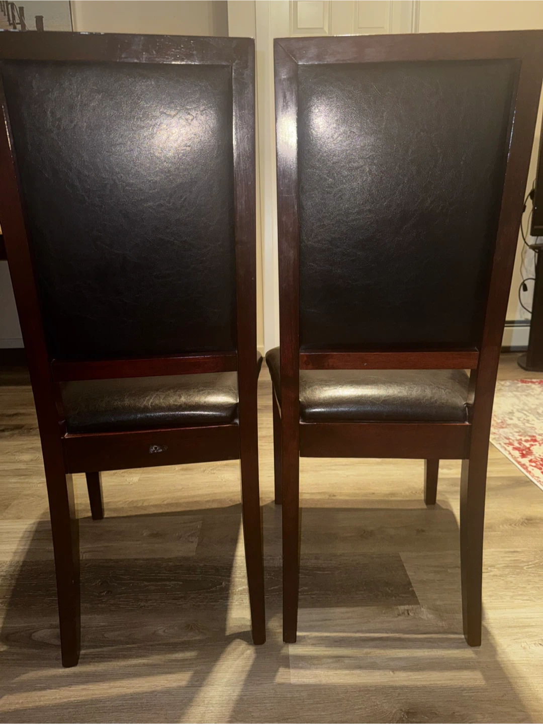 Set of 4 Dining Chairs - Dark Wood & Black  Leather - photo 3