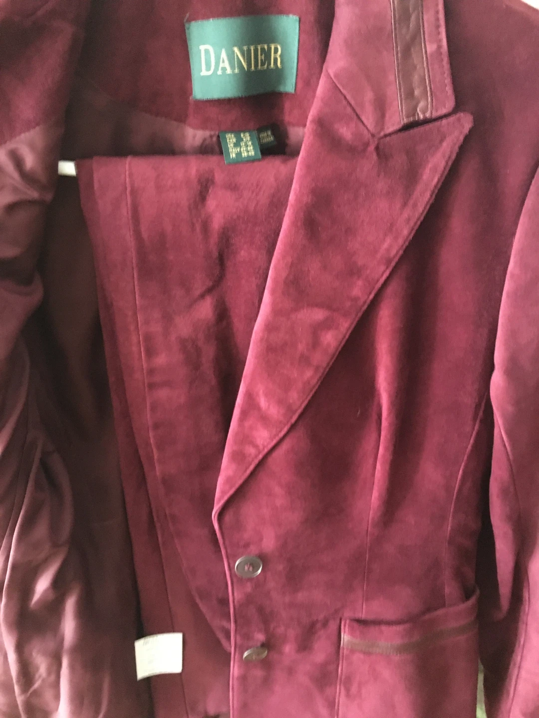Danier Suede Suit - Size 8-10 - photo 4