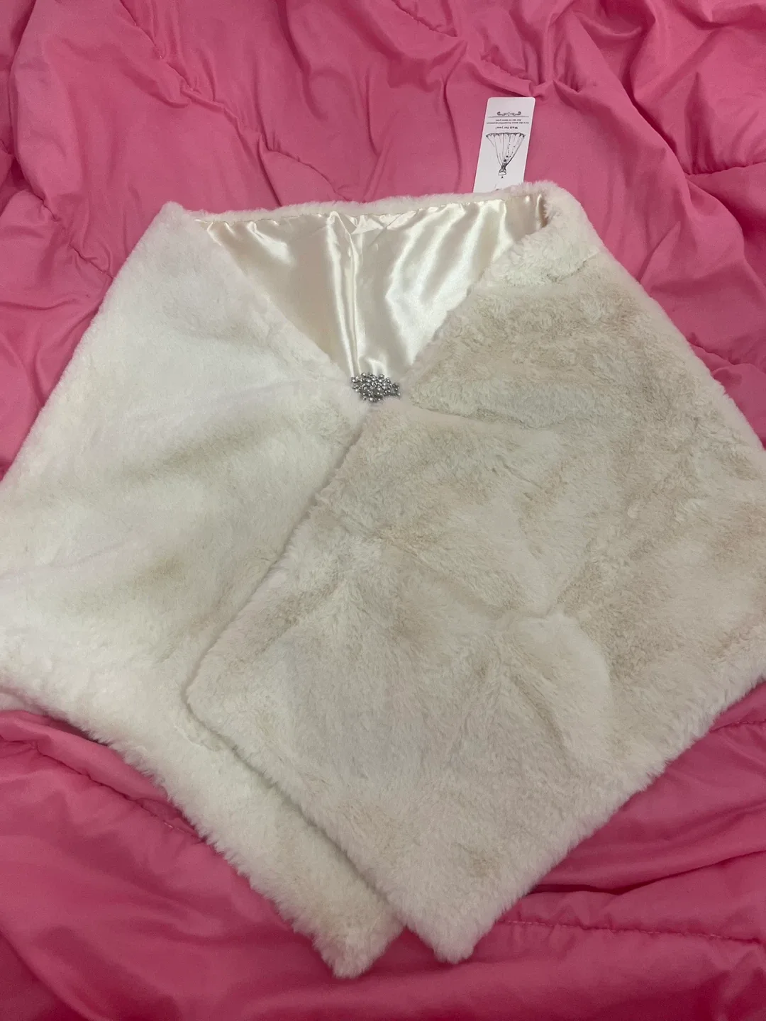 NEW! Ivory Faux Fur Shawl