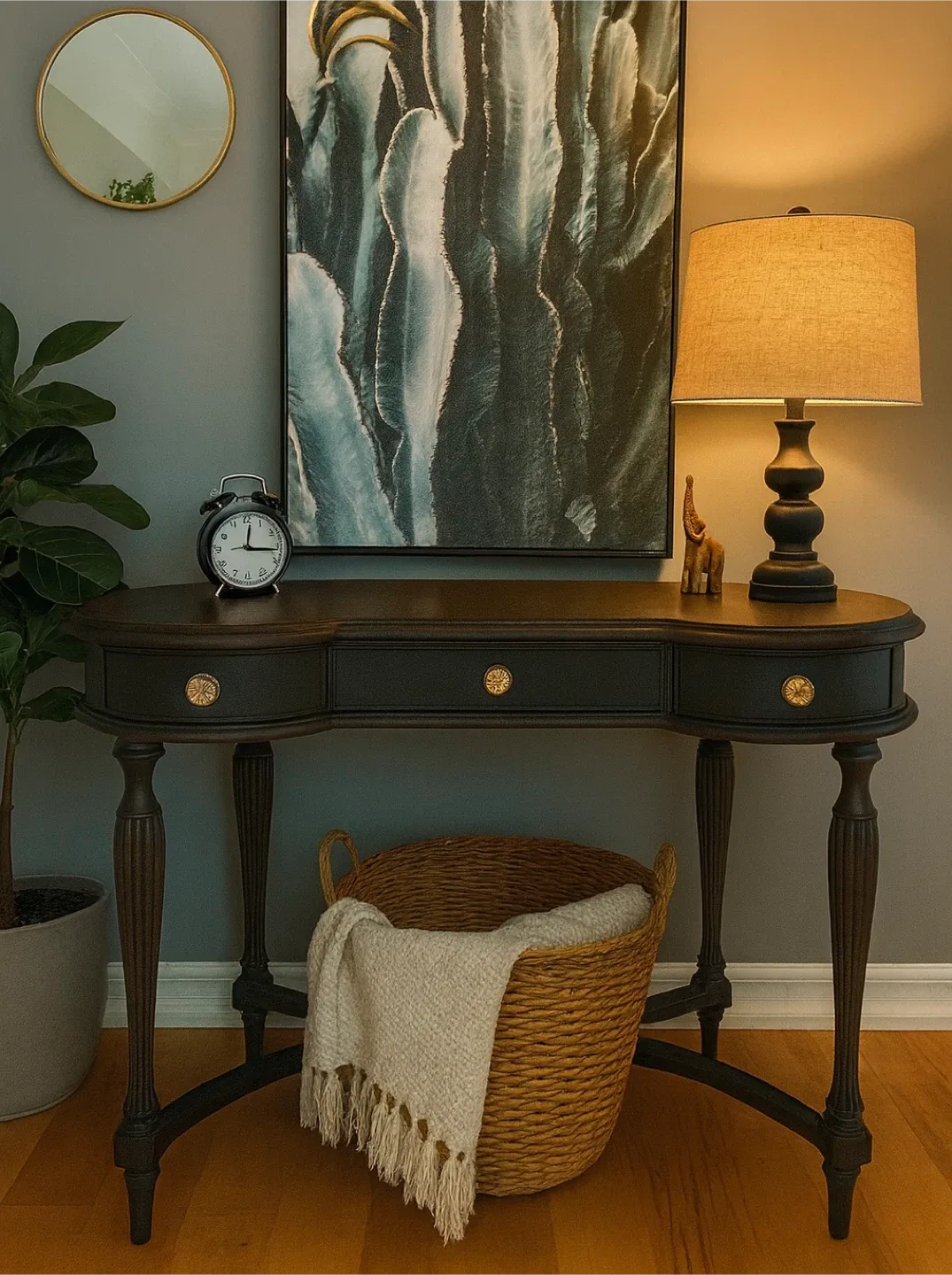 ✨ Refinished Bombay Desk – Espresso Top & Cast Iron Body ✨ image indicator(7)