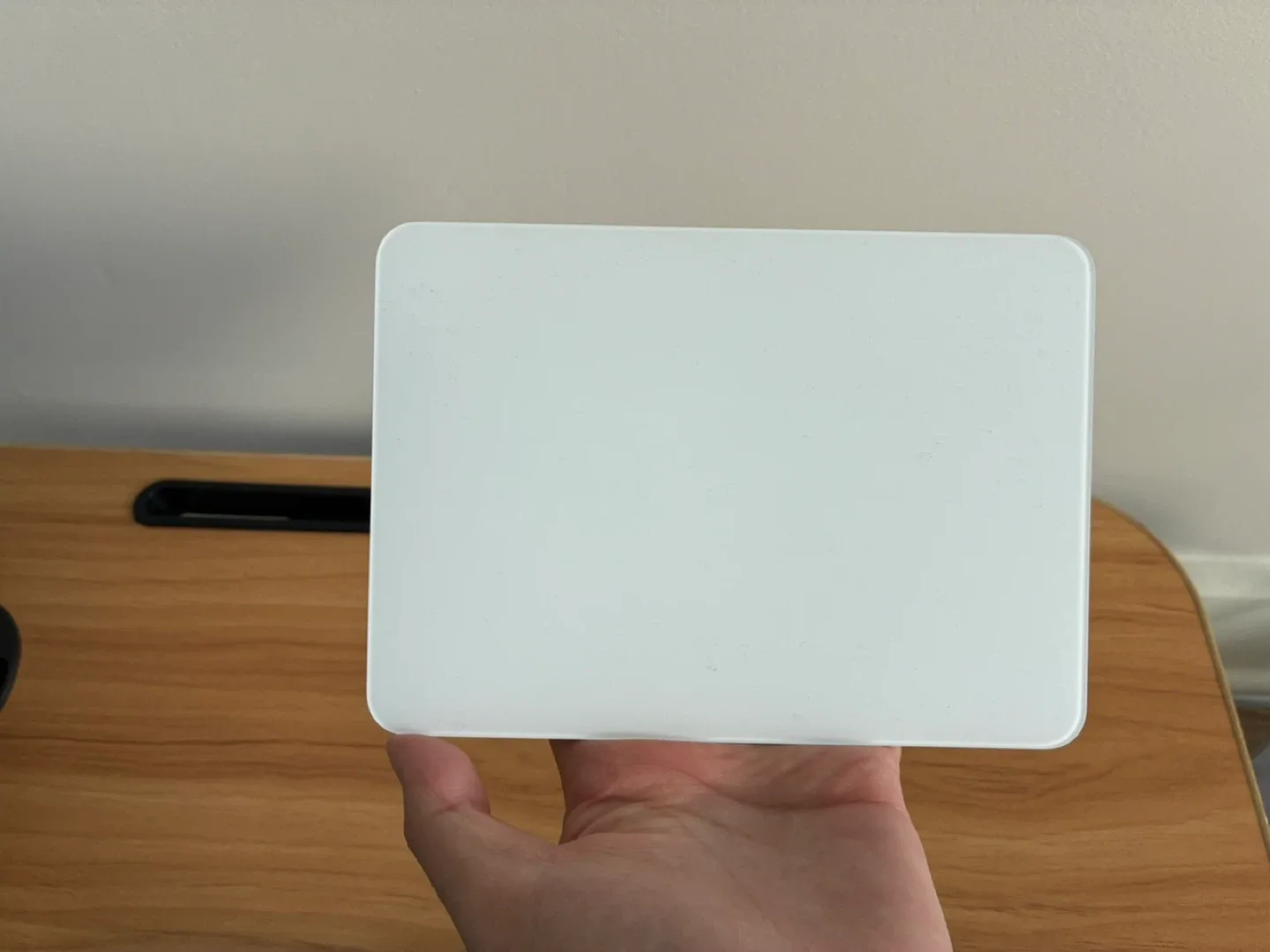 Apple Magic Trackpad (USB-C) - White image indicator(3)