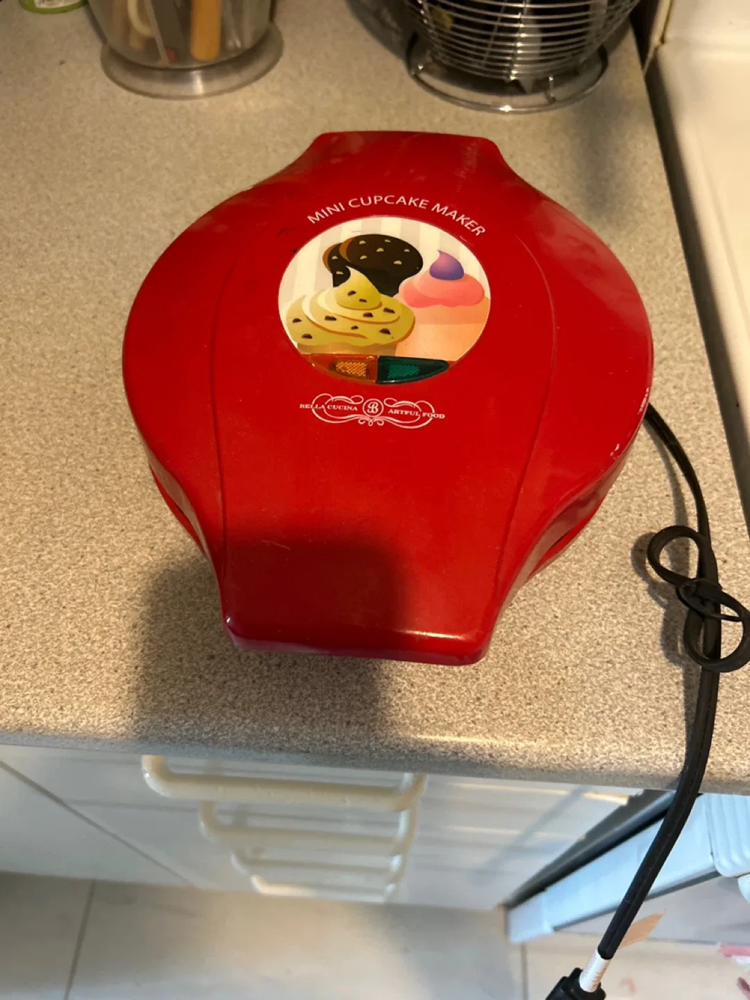 Bella Cucina Mini Cupcake Maker – Red