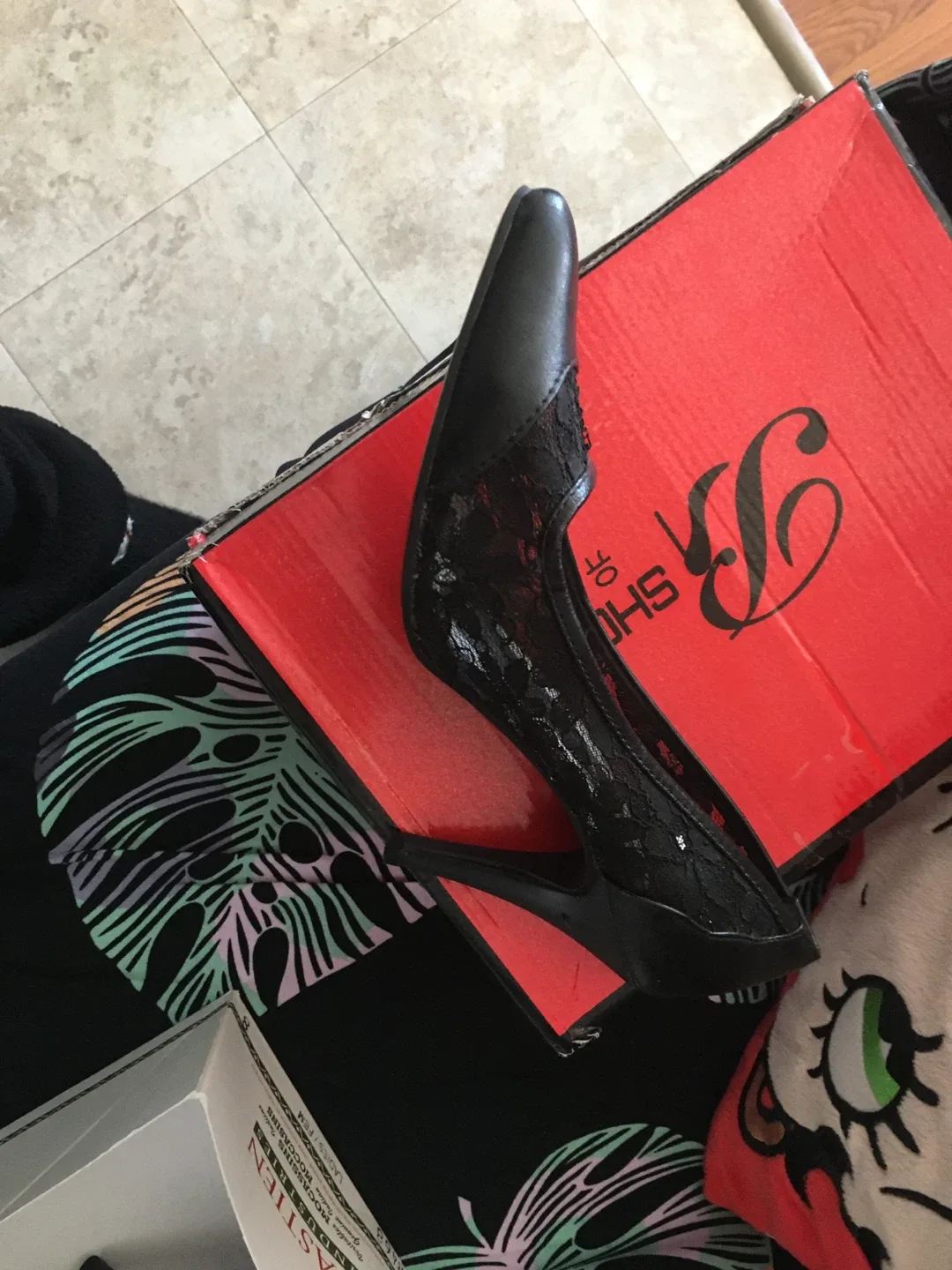 Suzy Shier Black Heels, Size 8