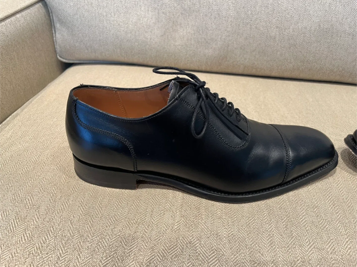 Joseph Cheaney & Sons Men’s Handmade Black shoes image indicator(2)