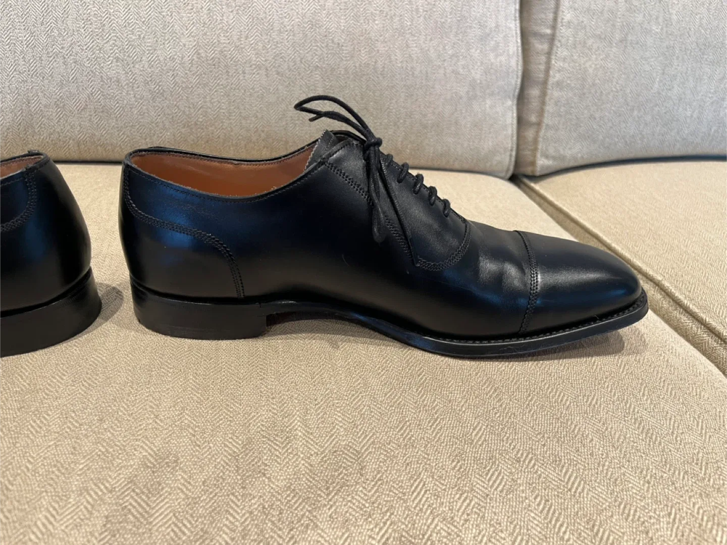 Joseph Cheaney & Sons Men’s Handmade Black shoes image indicator(4)