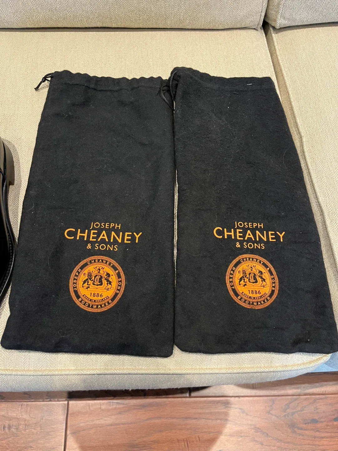 Joseph Cheaney & Sons Men’s Handmade Black shoes image indicator(10)