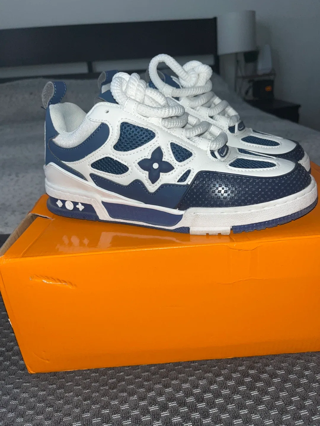 Louis Vuitton 1854 Blue/White Shoes image indicator(5)