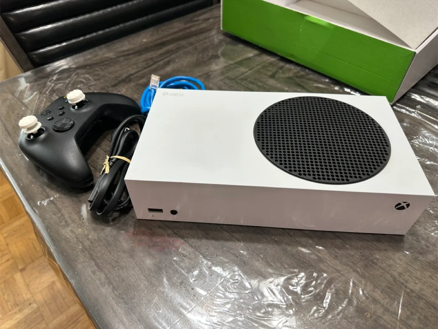 Xbox Series S 512 GB SSD - Like New! image indicator(3)