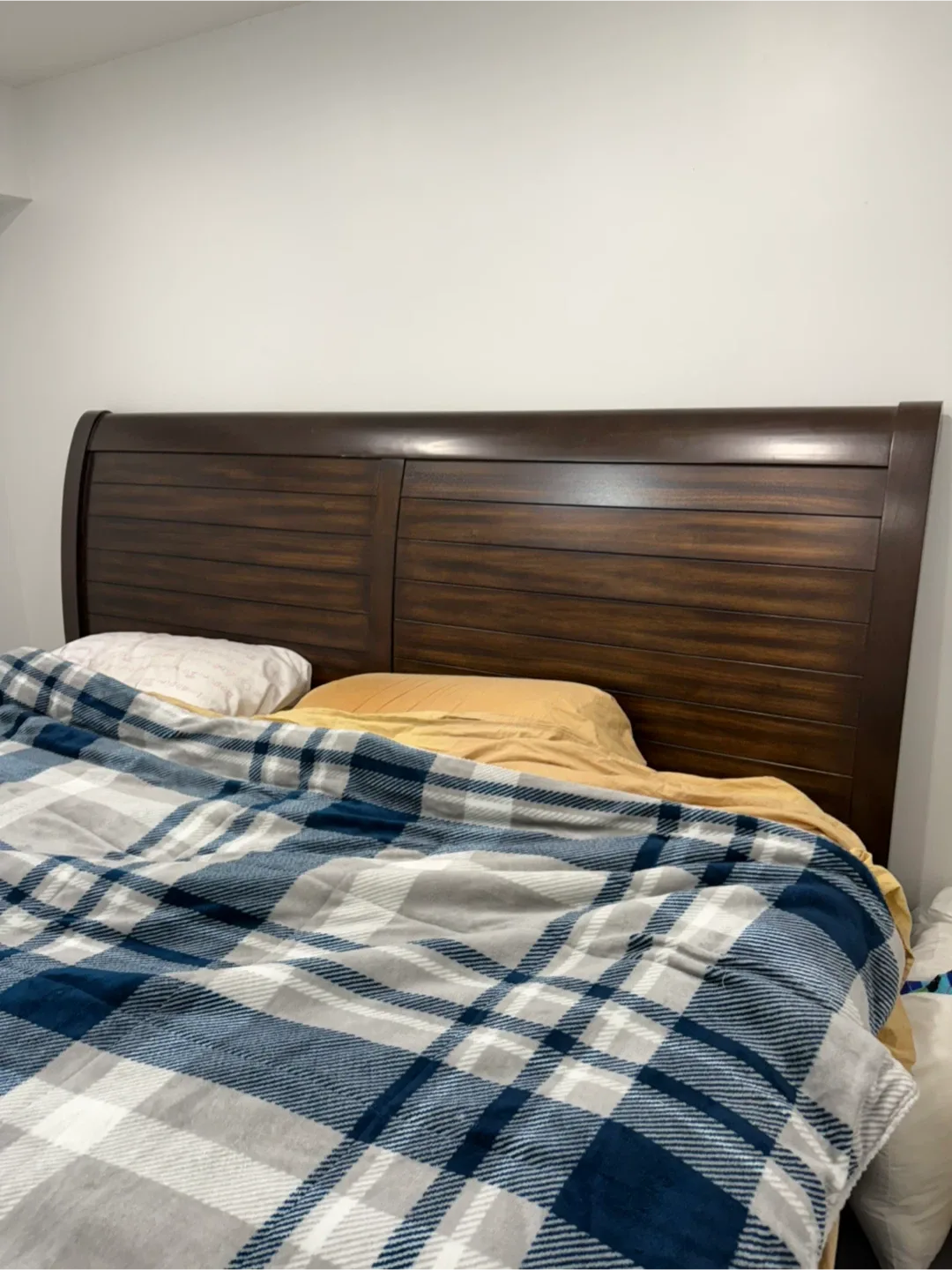 Wood Dresser and Headboard Set image indicator(4)