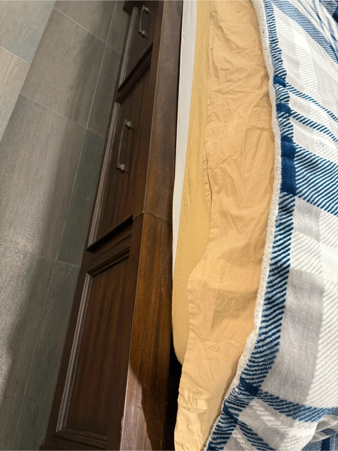 Wood Dresser and Headboard Set image indicator(8)