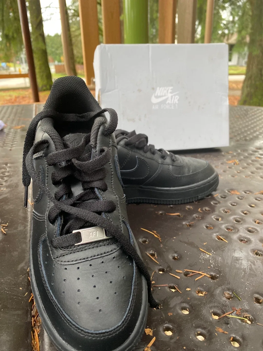 Black Air force 1’s (size 6 women’s or size 5 men’s) image indicator(3)