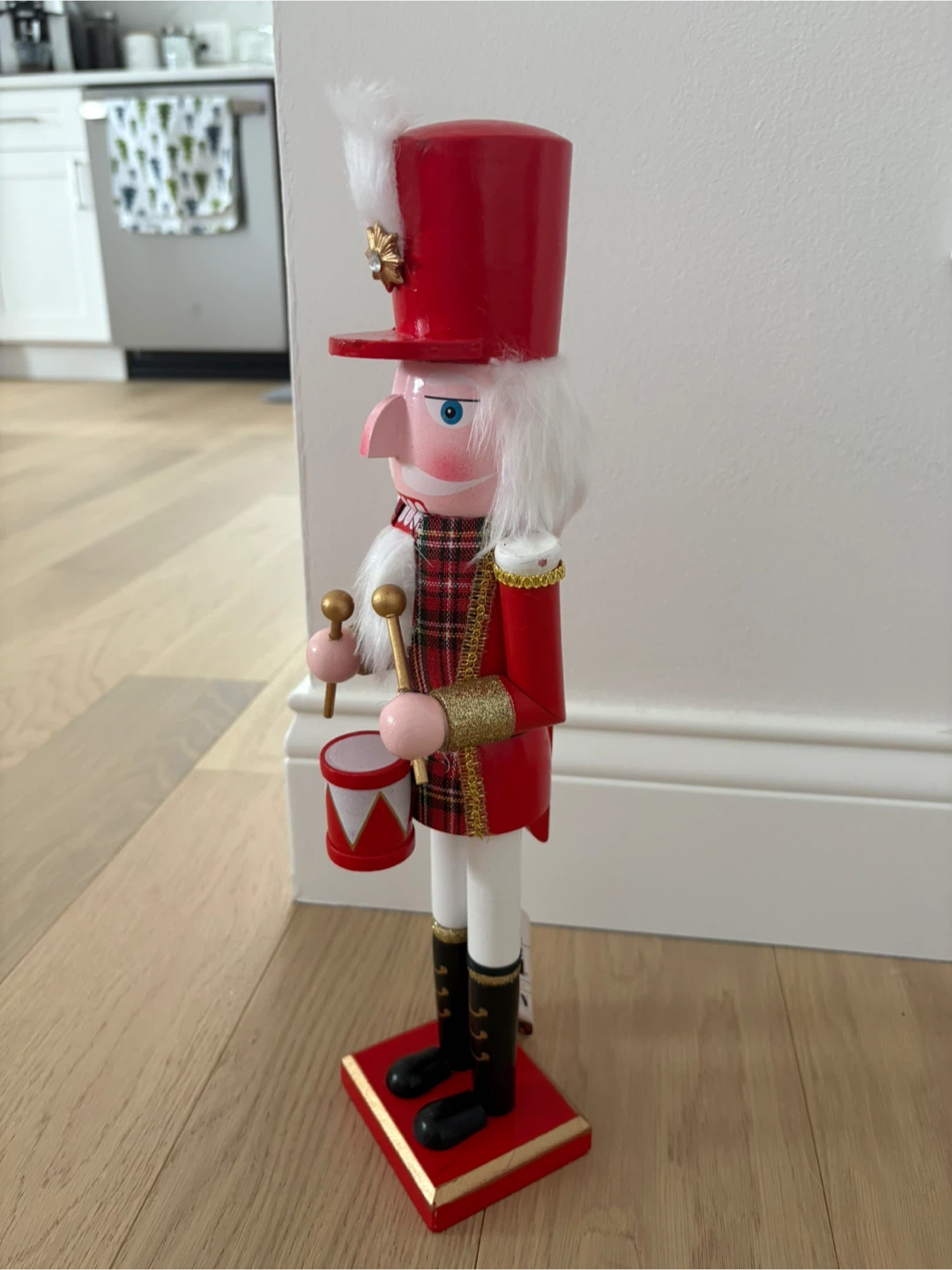 Nutcracker Christmas Figurine 14 i nich tall - photo 2