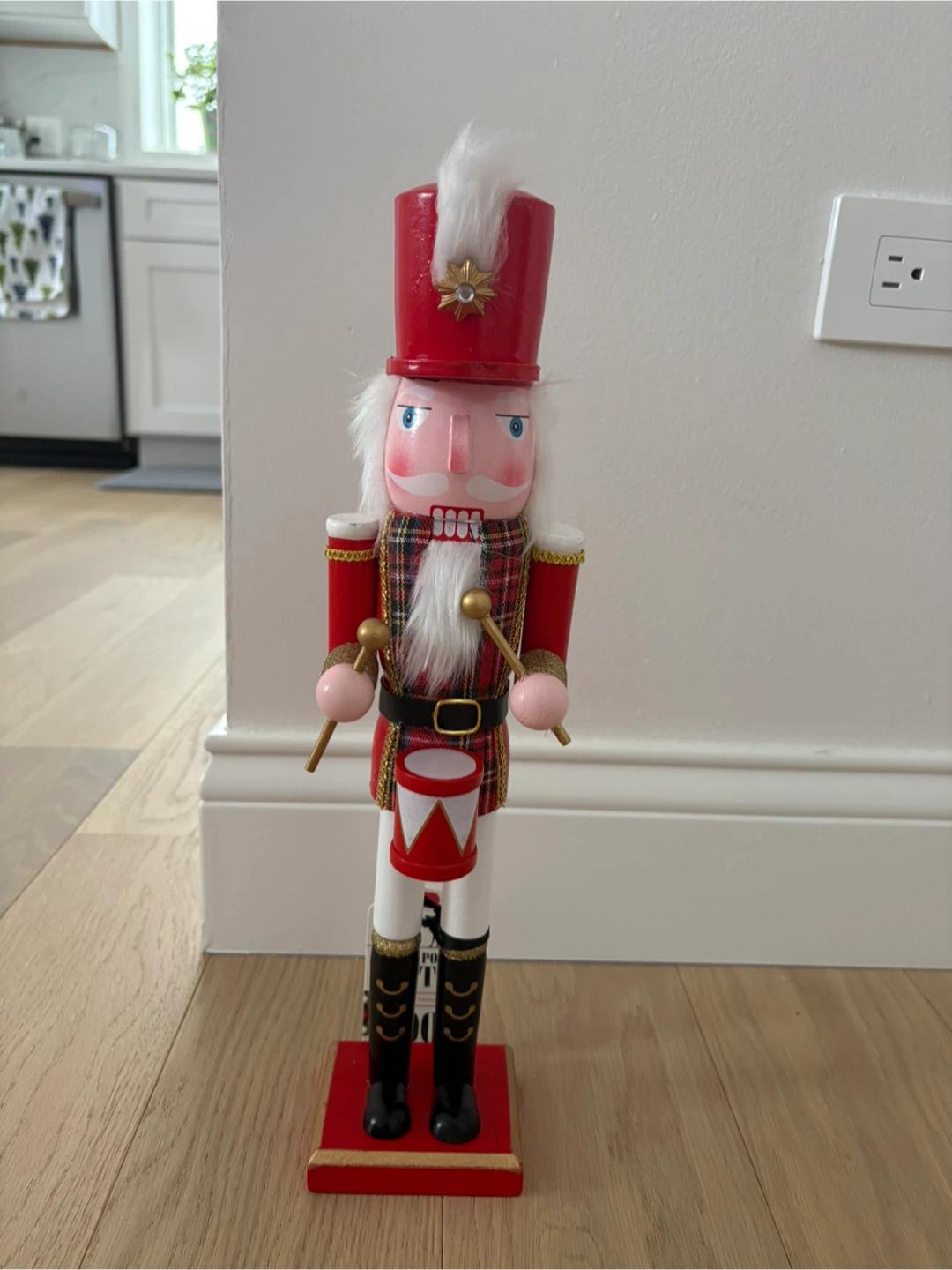Nutcracker Christmas Figurine 14 i nich tall