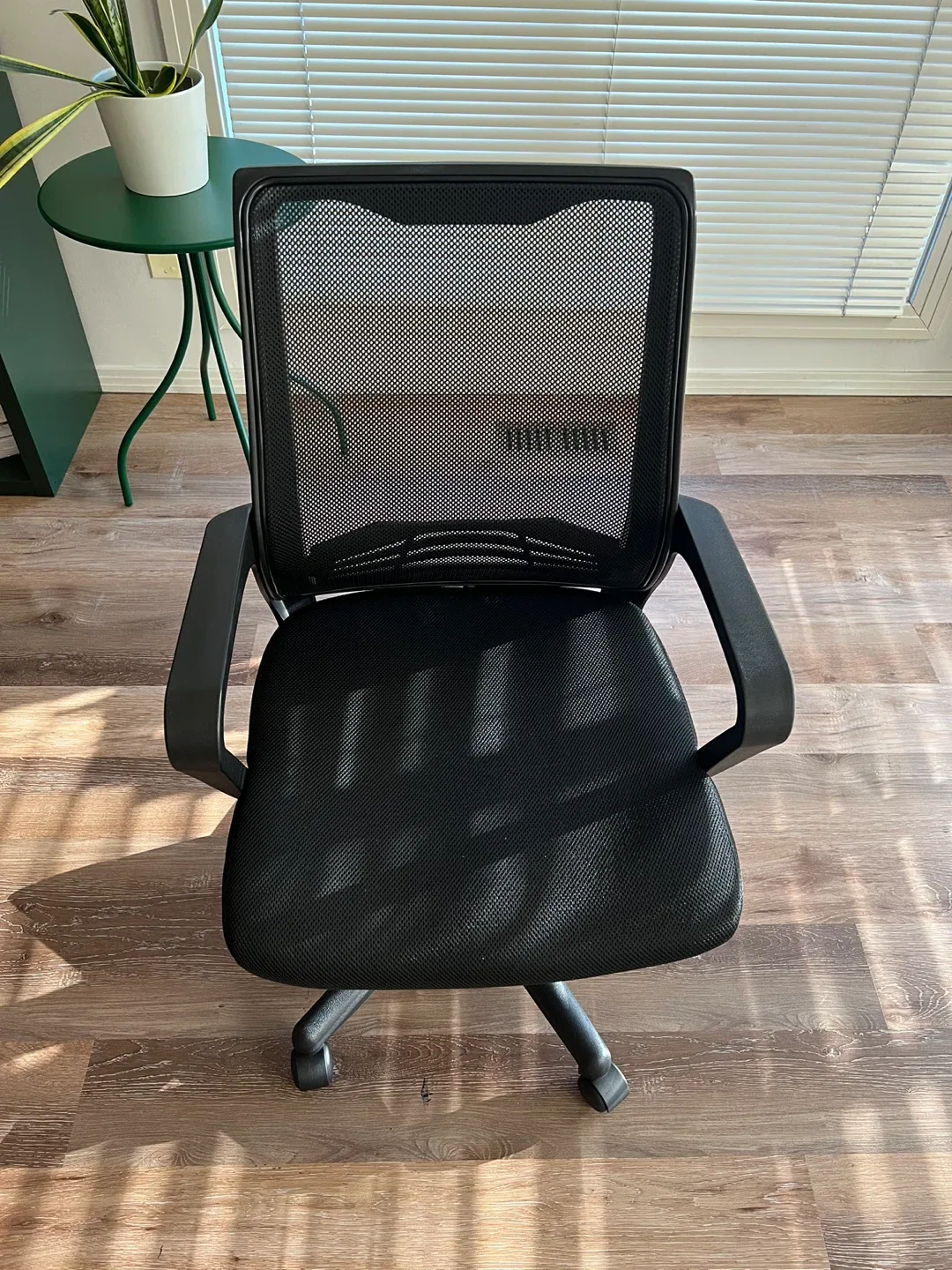 Black Mesh Ergonomic Office Chair image indicator(4)