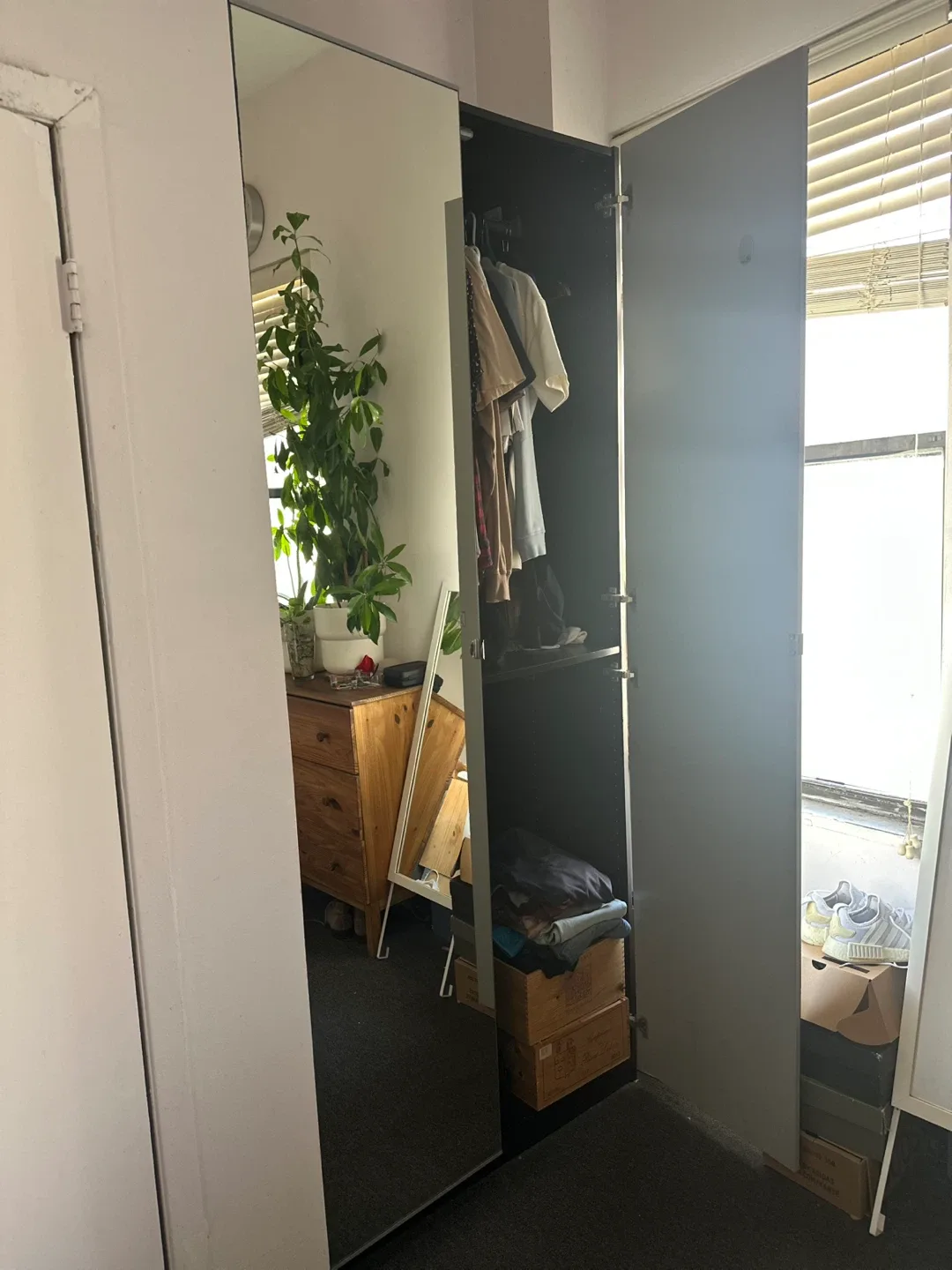 Wardrobe with Mirrored Doors image indicator(2)