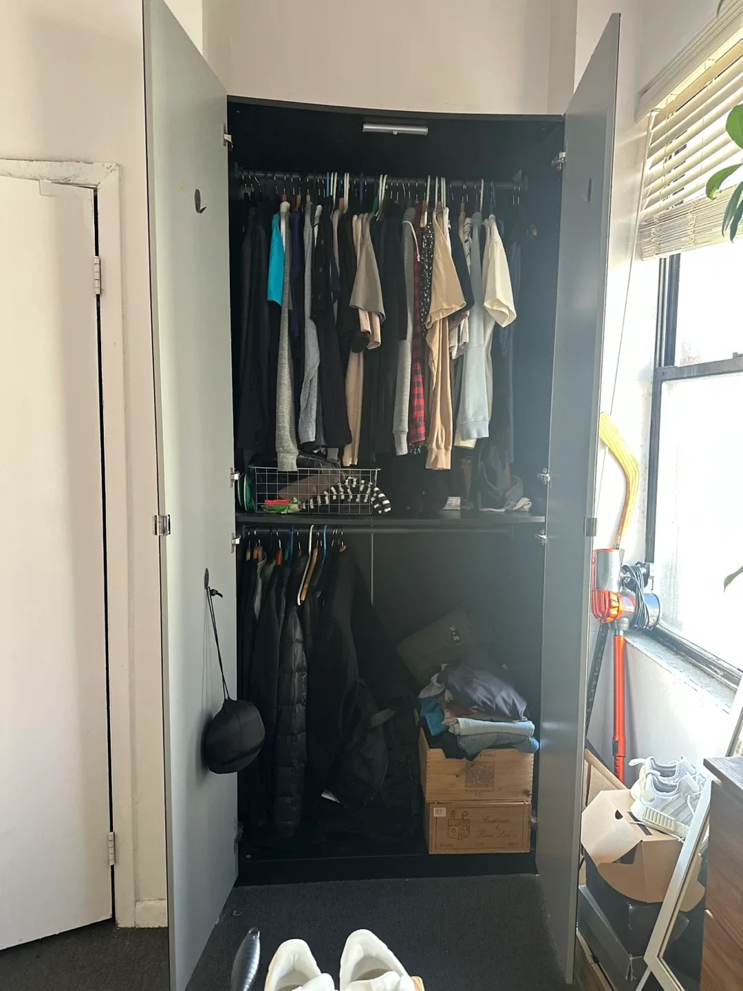 Wardrobe with Mirrored Doors image indicator(3)