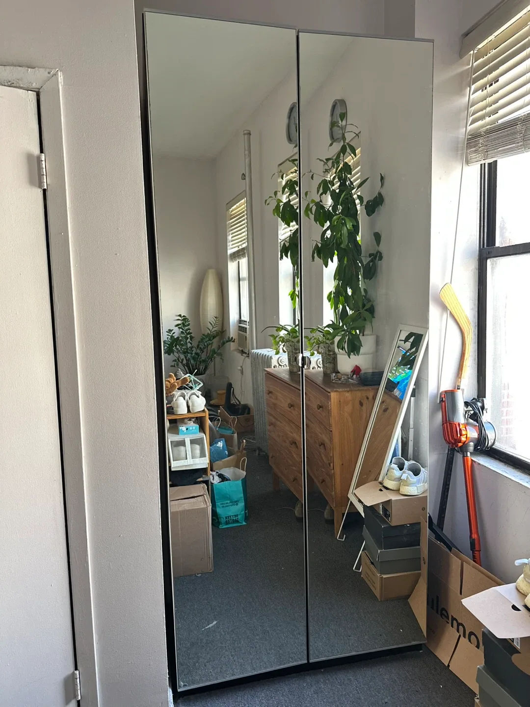 Wardrobe with Mirrored Doors image indicator(5)