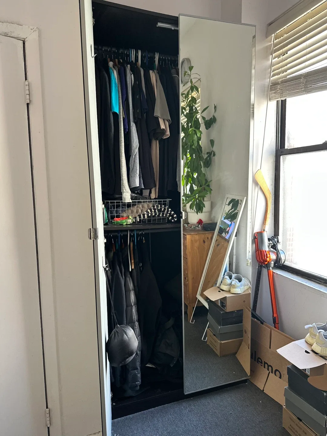 Wardrobe with Mirrored Doors image indicator(4)