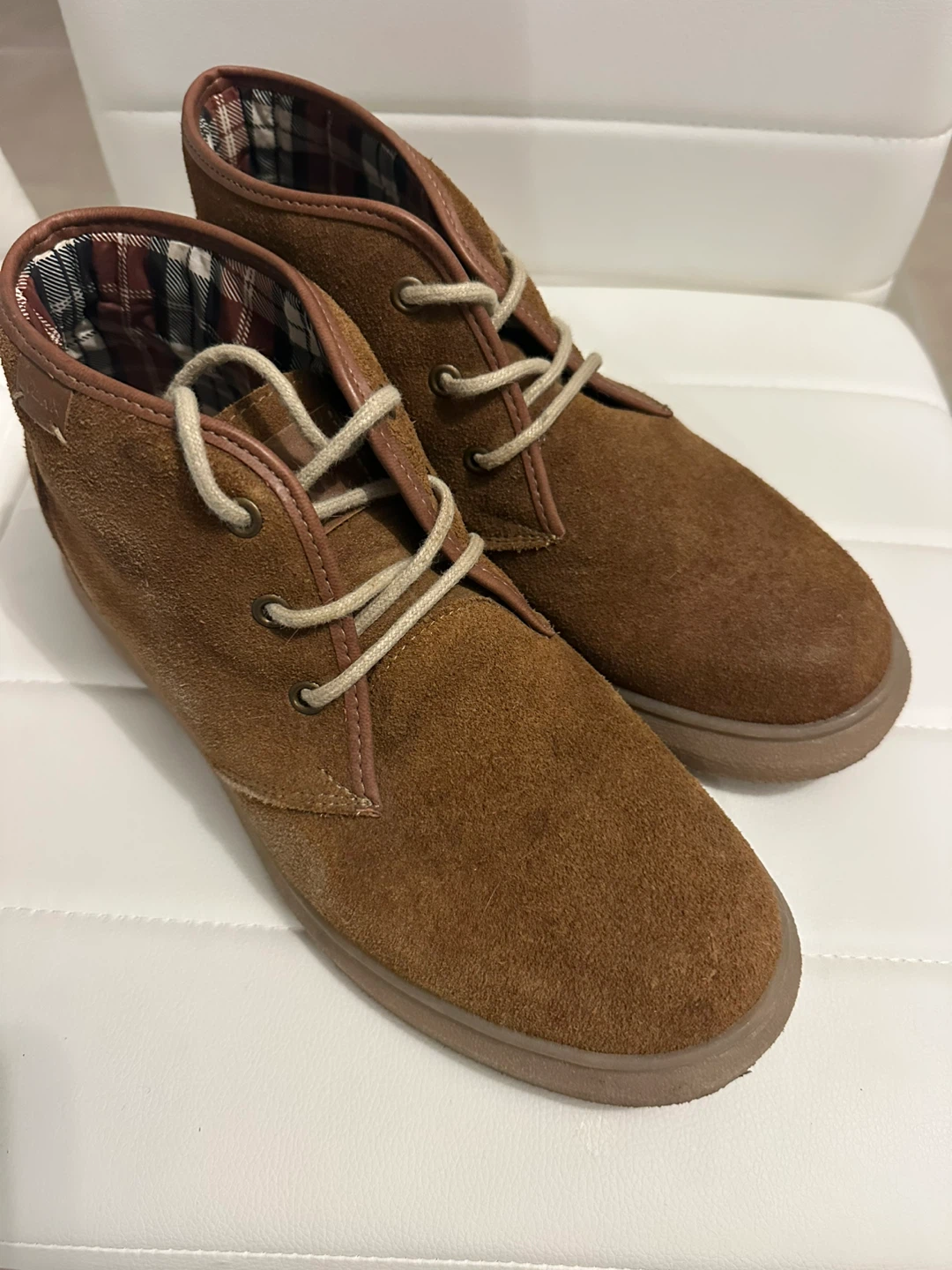 Brown Suede Chukka Boots slightly used - Size 9 - photo 2