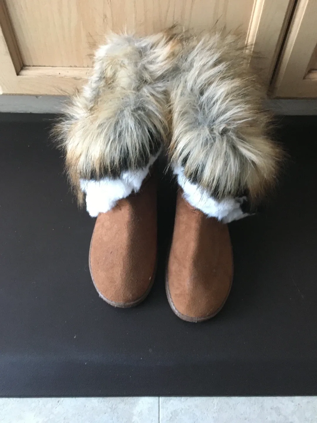 Brown Fur-Trimmed Winter Boots image indicator(7)