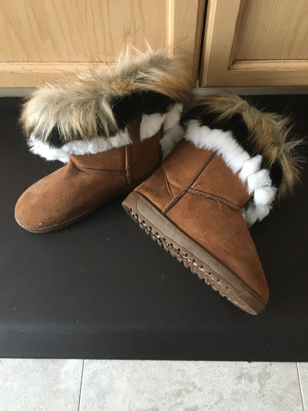 Brown Fur-Trimmed Winter Boots image indicator(8)
