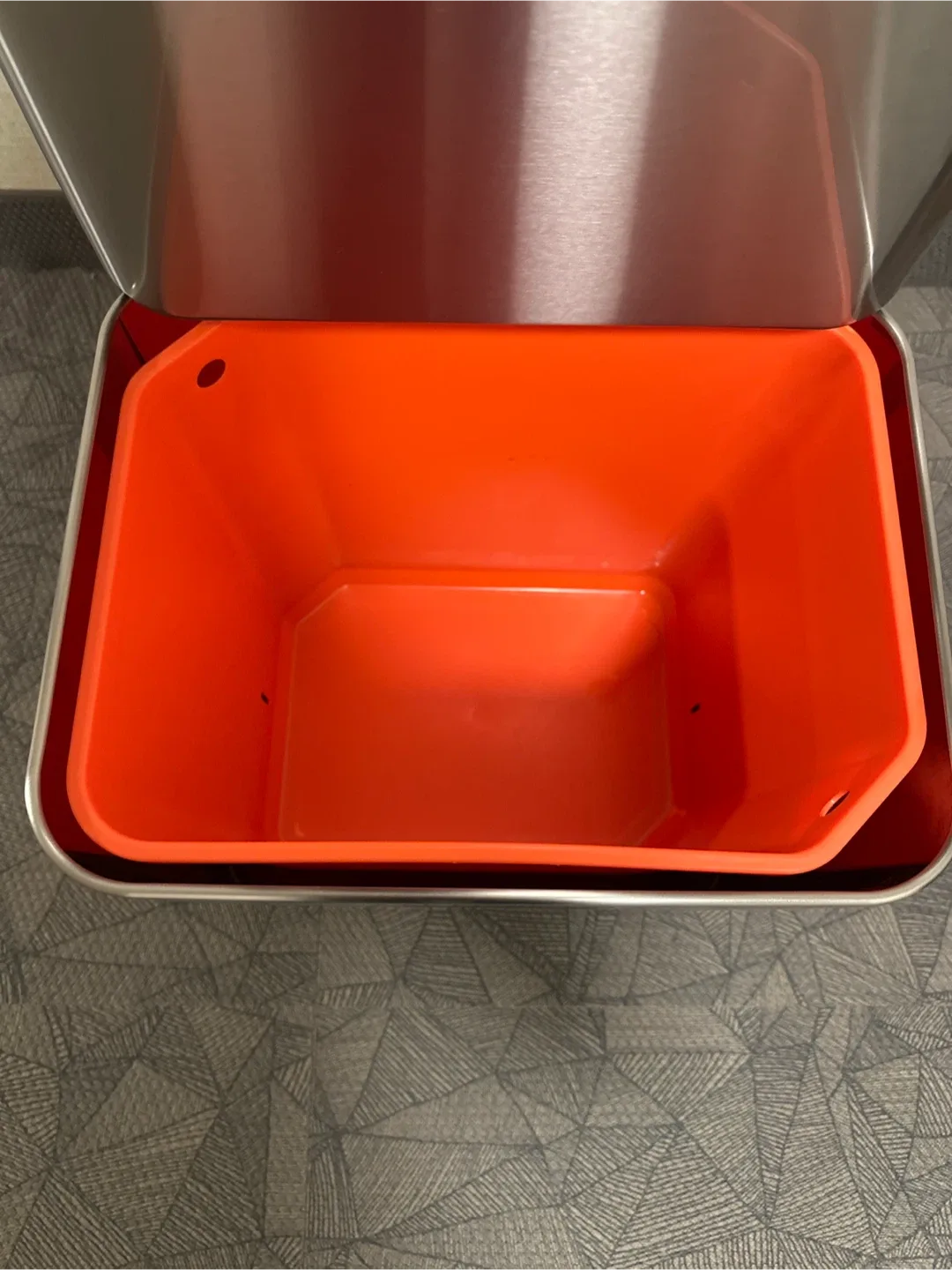 Joseph Joseph stainless steel Totem Max 60L Trash Can image indicator(4)