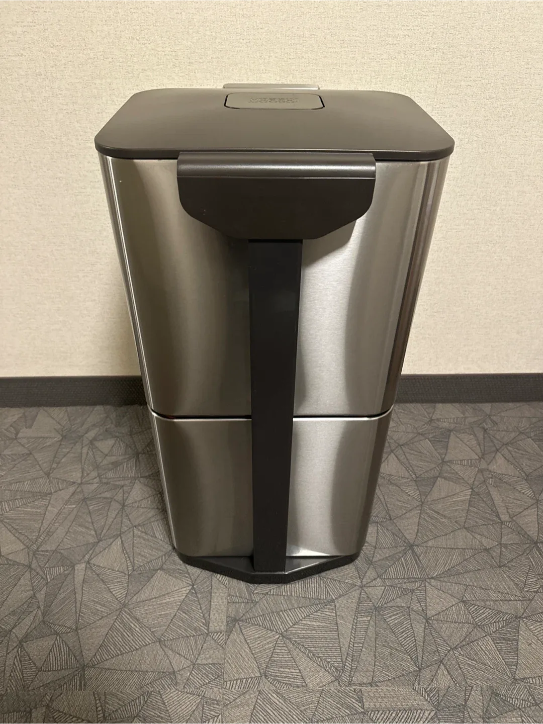 Joseph Joseph stainless steel Totem Max 60L Trash Can image indicator(6)