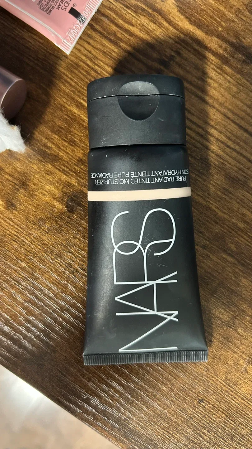 NARS Pure Radiant Tinted Moisturizer - St. Moritz Medium 1