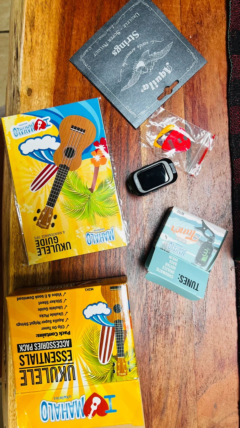 Mahalo Ukulele with Accessories - photo 2