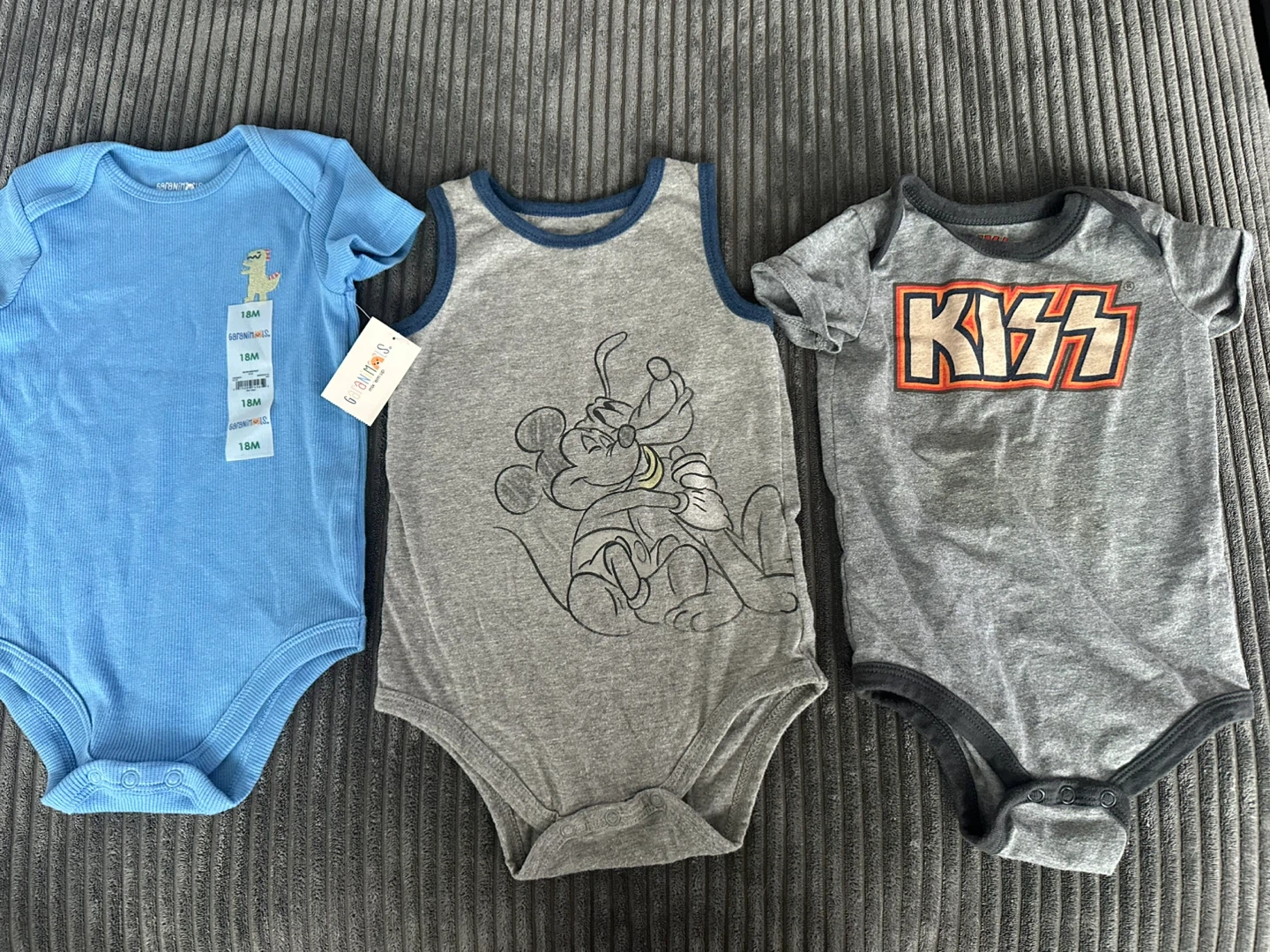 Baby Bodysuits - Kiss, Disney, Garaminimals - 18M
