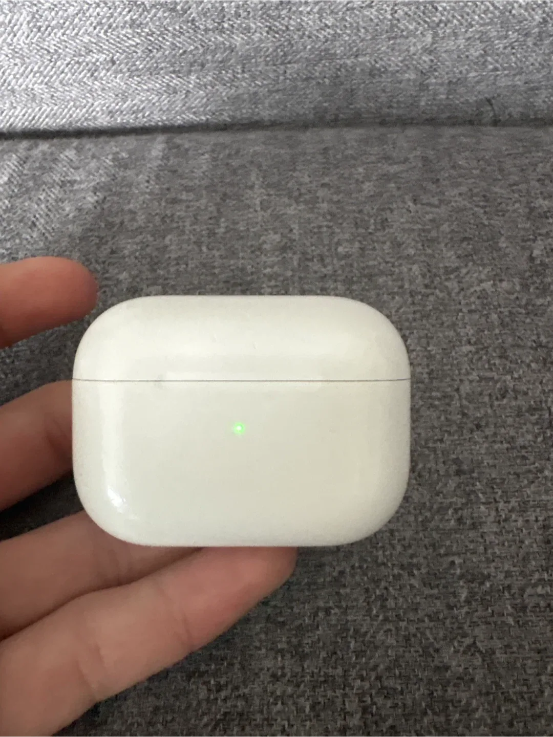 Apple AirPods Pro (2nd generation) image indicator(2)