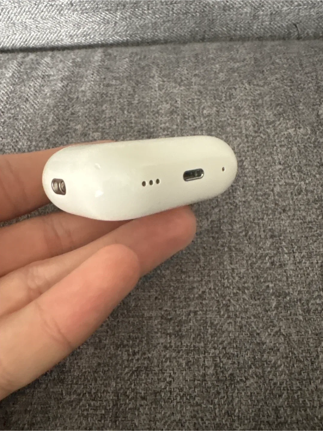 Apple AirPods Pro (2nd generation) image indicator(4)