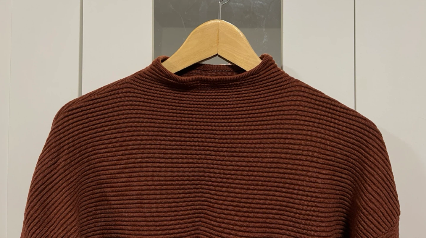 Maroon Ribbed Knit Sweater - photo 3