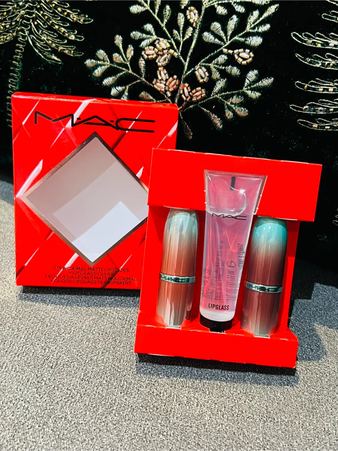 MAC COSMETICS - THE FUTURE LIP TRIO SET image indicator(2)