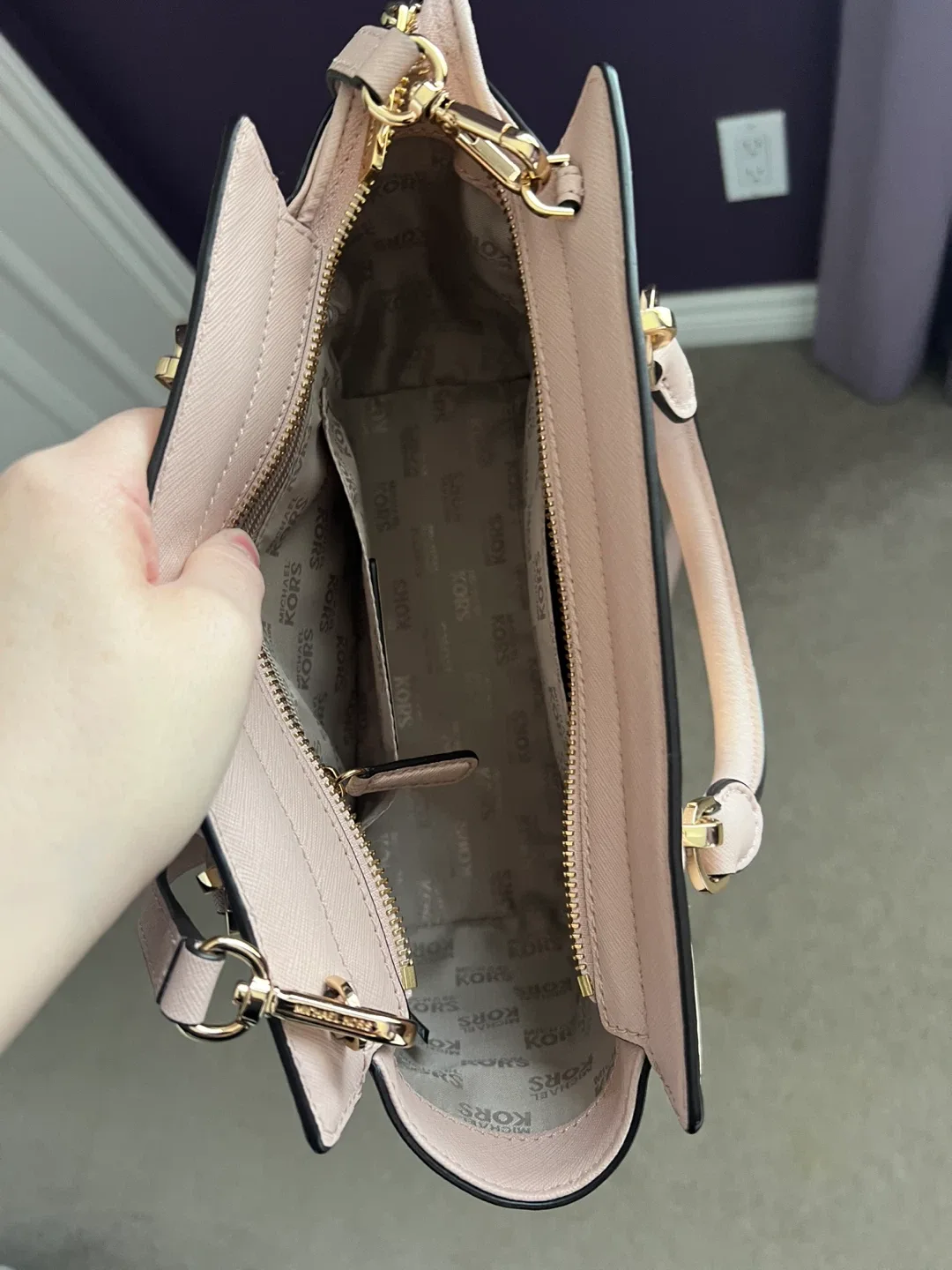 Michael Kors Leather bag image indicator(4)